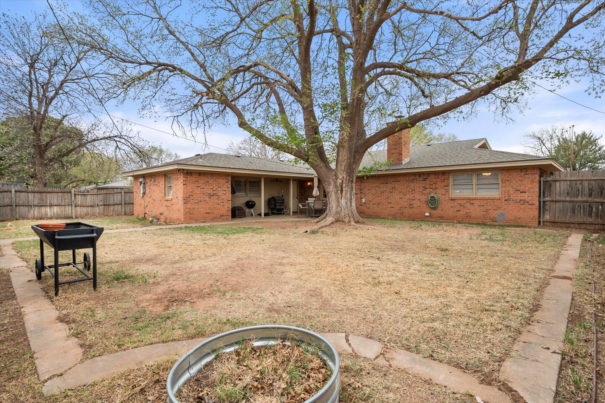 2313 52nd Street Lubbock, TX 79412 - Photo 36 of 37 36-2312 52nd St1236
