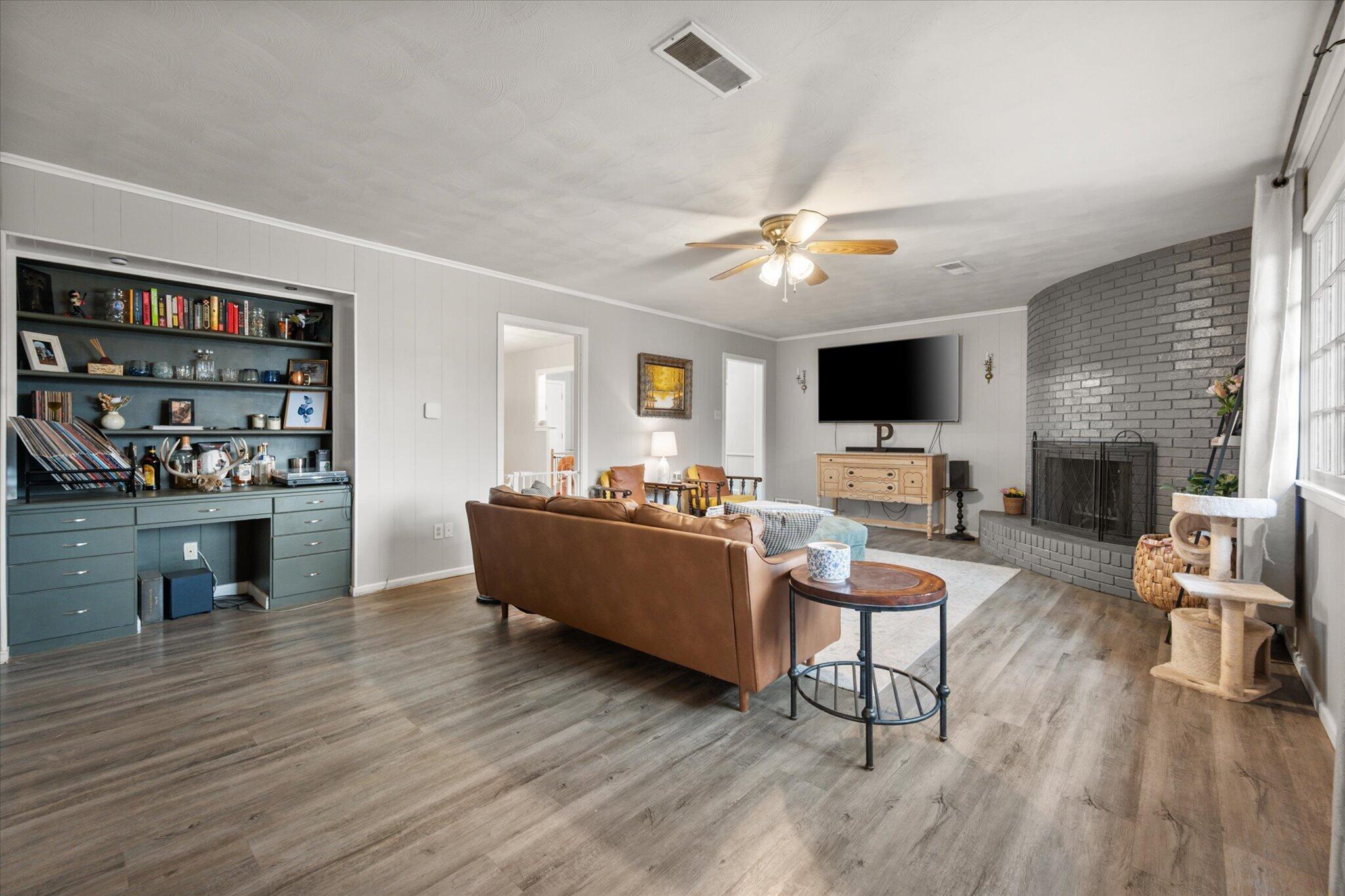 2313 52nd Street Lubbock, TX 79412 - Photo 6 of 37 13-2312 52nd St1067