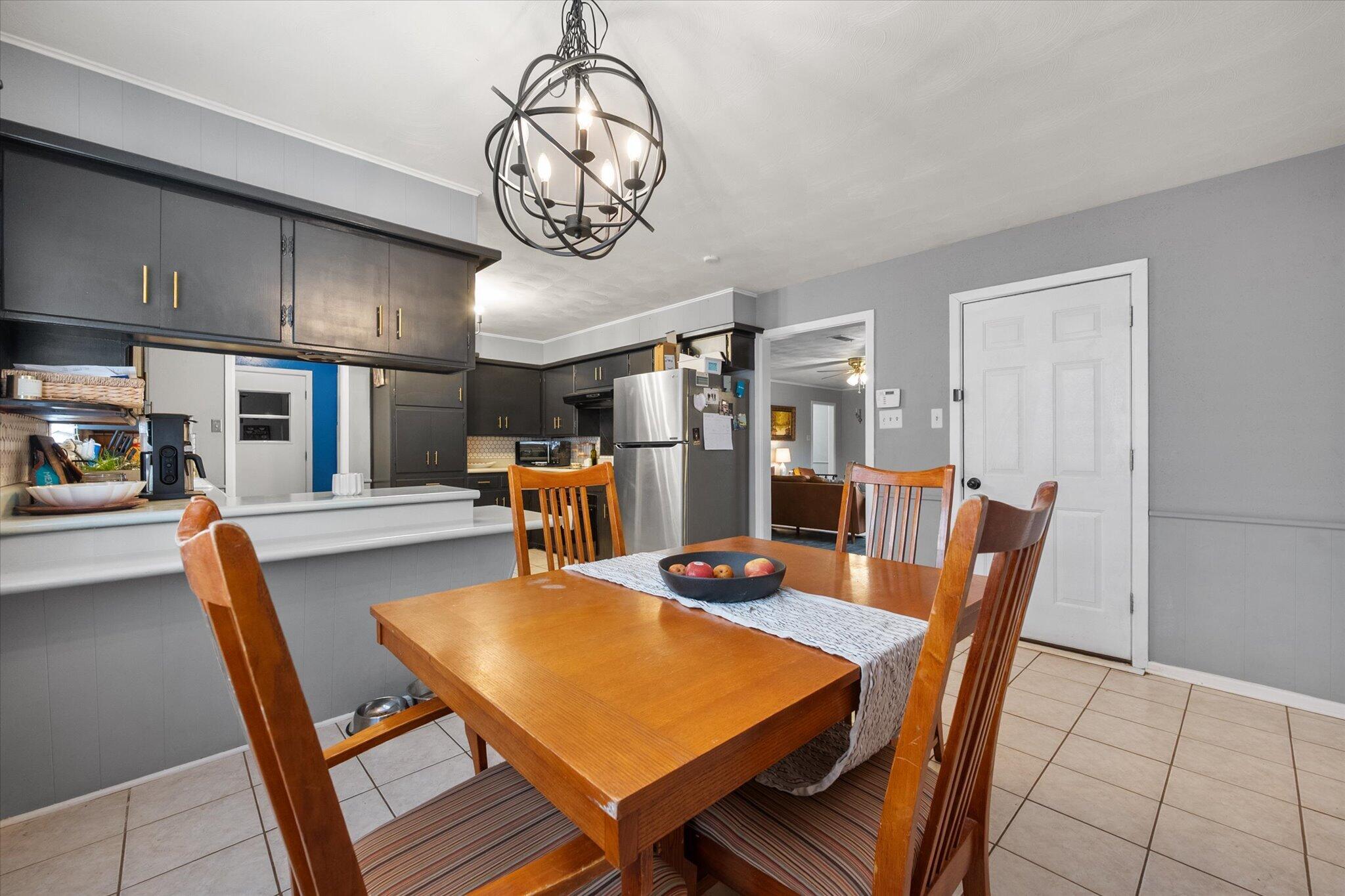 2313 52nd Street Lubbock, TX 79412 - Photo 9 of 37 18-2312 52nd St1253