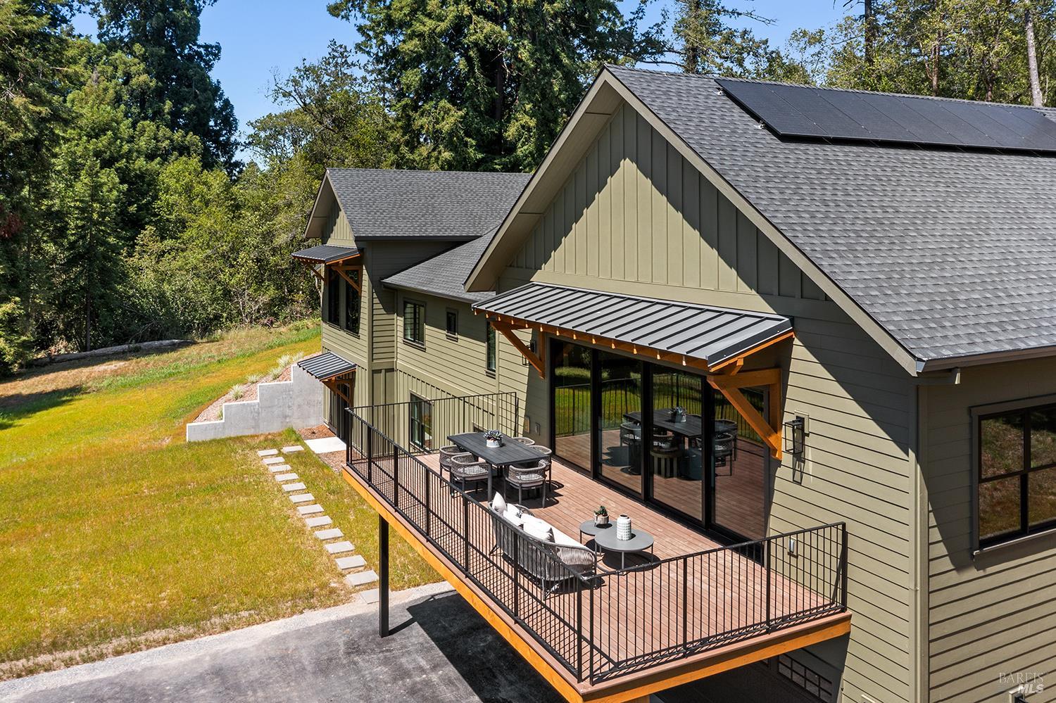 573 Wagnon Road Sebastopol, CA 95472 - Photo 25 of 53 336± sq. ft. view deck