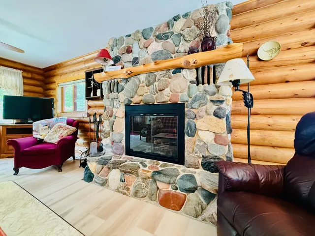 $475,000 | 18986 Captive Lake Road, Garrison, MN 56450