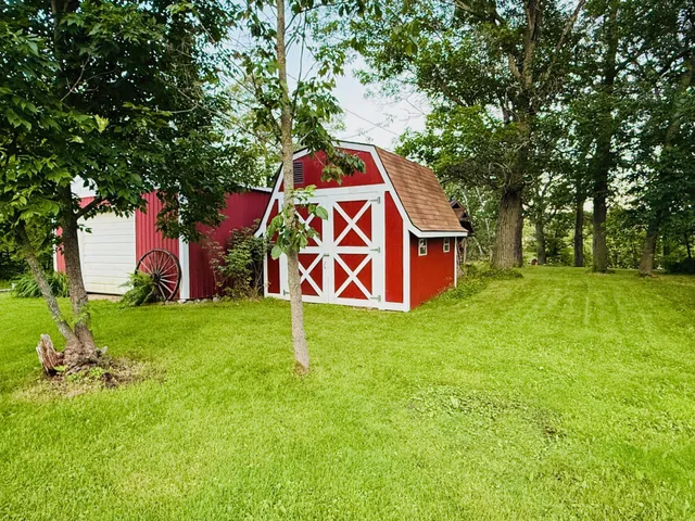 $475,000 | 18986 Captive Lake Road, Garrison, MN 56450