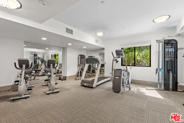 $1,095,000 | 5015 Balboa Boulevard, Unit 408, Encino, CA 91316