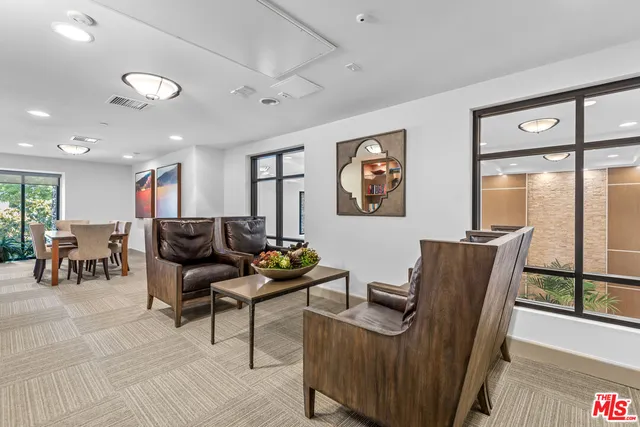 $1,095,000 | 5015 Balboa Boulevard, Unit 408, Encino, CA 91316