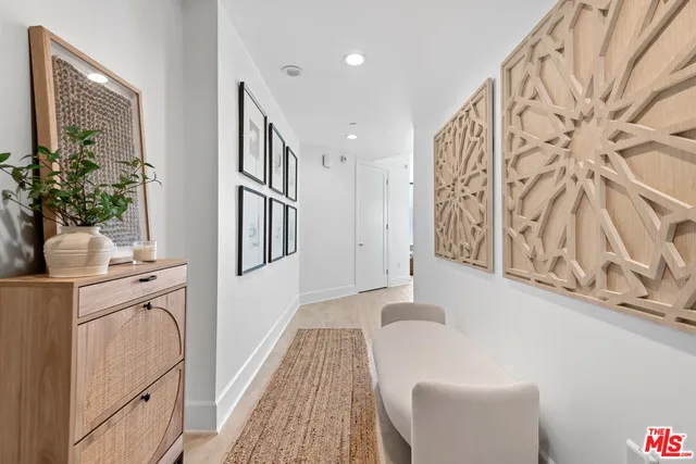 $1,095,000 | 5015 Balboa Boulevard, Unit 408, Encino, CA 91316