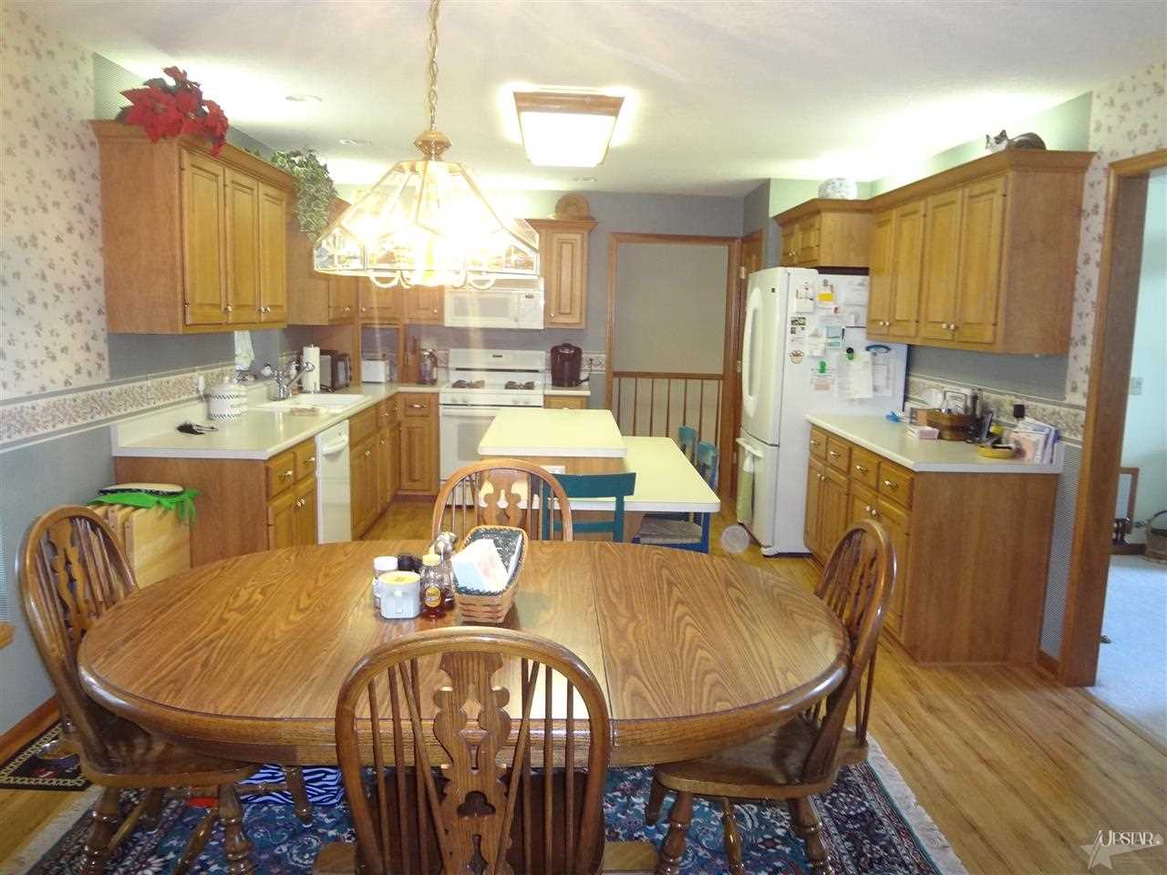 106 Estero Road Fort Wayne, IN 46845 - Photo 8 of 30 Gallery Image 8