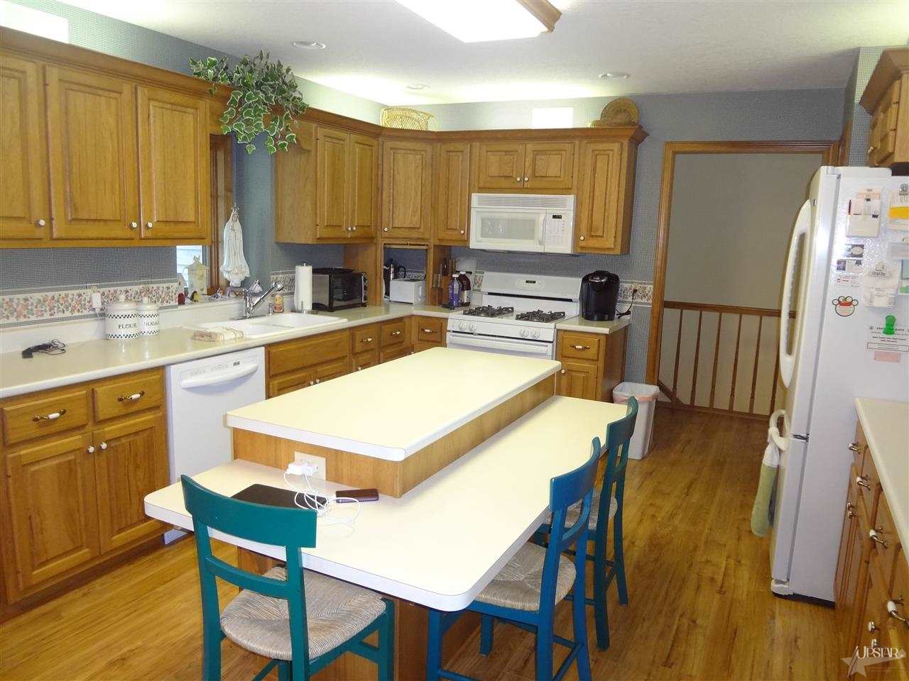 106 Estero Road Fort Wayne, IN 46845 - Photo 9 of 30 Gallery Image 9