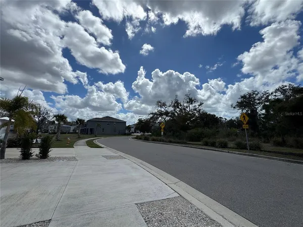 $2,600 | 8809 Milestone Drive, Sarasota, FL 34238