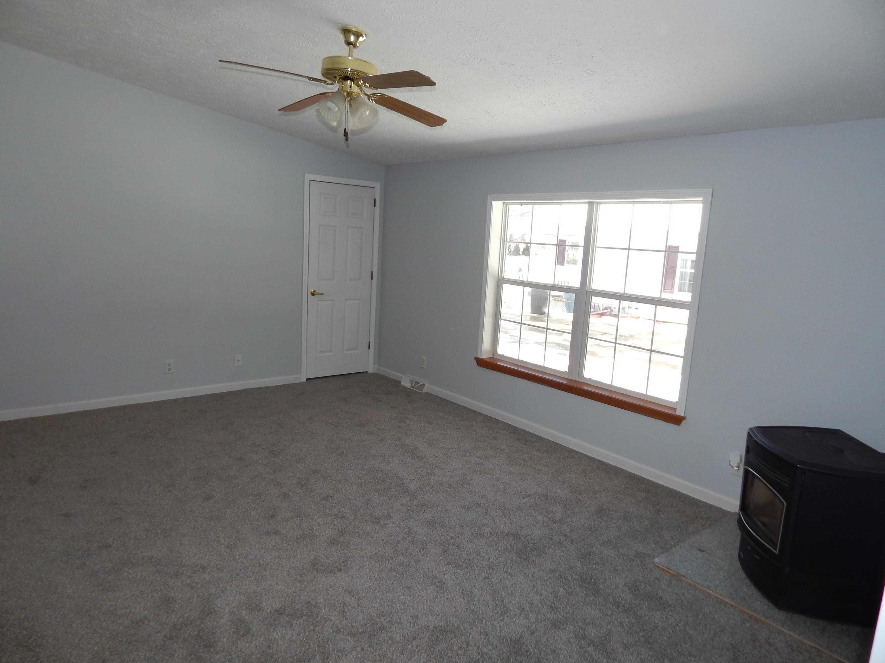 39 Fox Ridge Drive Berwick, ME 03901 - Photo 8 of 42 LvgRm6