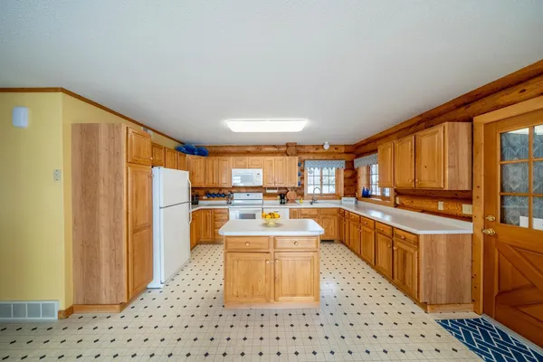 $849,000 | 40105 Hunters Road, Ponsford, MN 56575