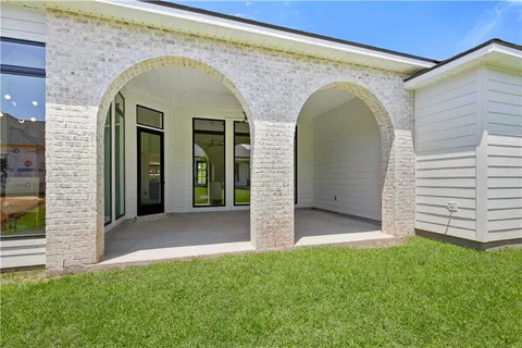 $679,000 | 5040 Twin River Place, Covington, LA 70433