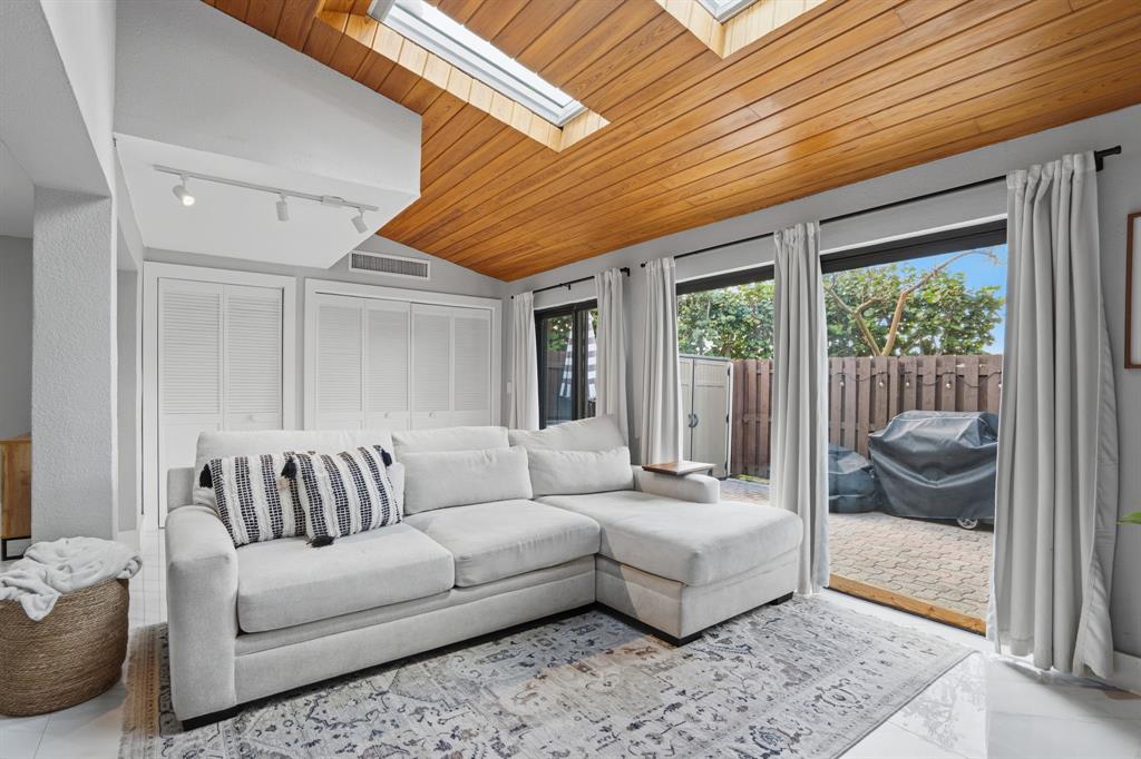 7136 Southwest 105th Court, Unit 7136 Miami, FL 33173 - Photo 21 of 39