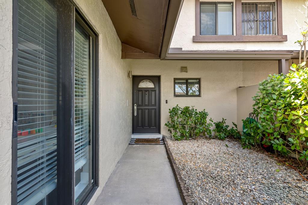 7136 Southwest 105th Court, Unit 7136 Miami, FL 33173 - Photo 6 of 39