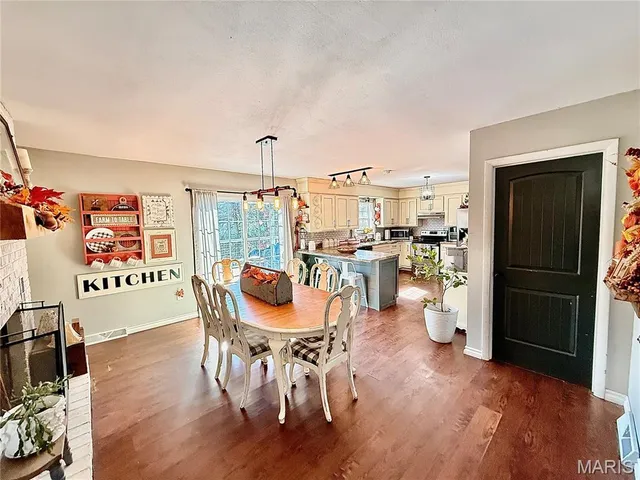 $329,900 | 9262 Aa Route, Farmington, MO 63640