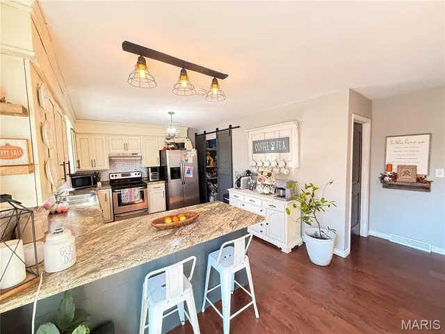 $329,900 | 9262 Aa Route, Farmington, MO 63640