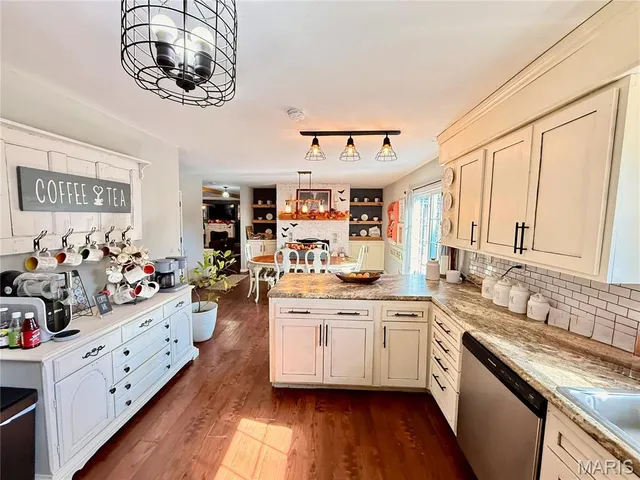 $329,900 | 9262 Aa Route, Farmington, MO 63640