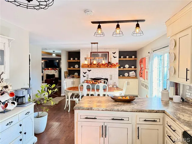 $329,900 | 9262 Aa Route, Farmington, MO 63640