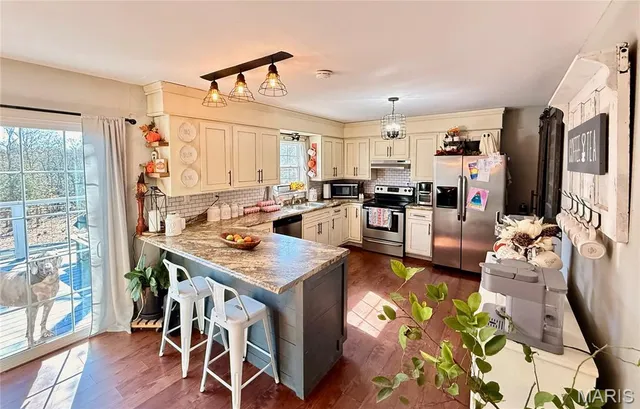 $329,900 | 9262 Aa Route, Farmington, MO 63640