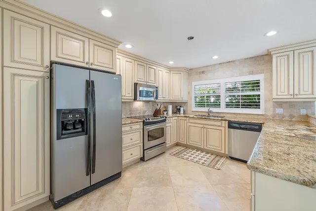 $11,000 | 109 Lighthouse Drive, Jupiter Inlet Colony, FL 33469