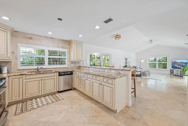 $11,000 | 109 Lighthouse Drive, Jupiter Inlet Colony, FL 33469