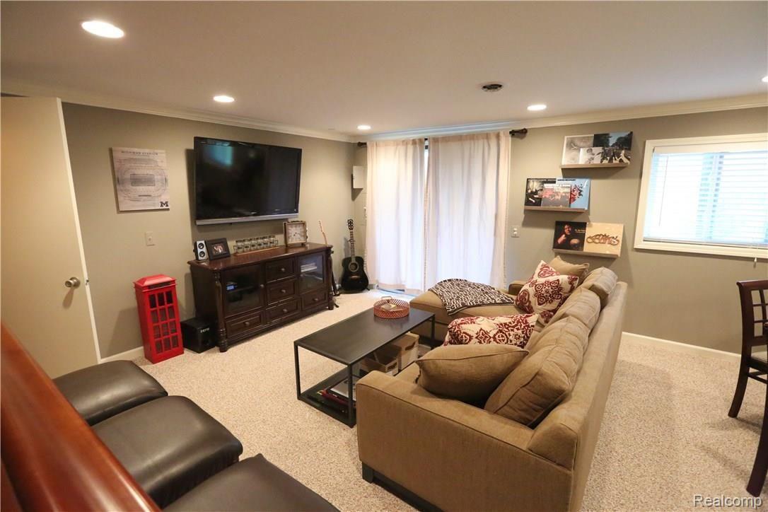 1058 Willow Grove Court Rochester, MI 48307 - Photo 34 of 40 34.JPG