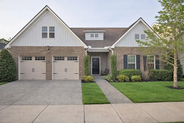 $438,000 | 240 Jocelyn Drive, Cottontown, TN 37048