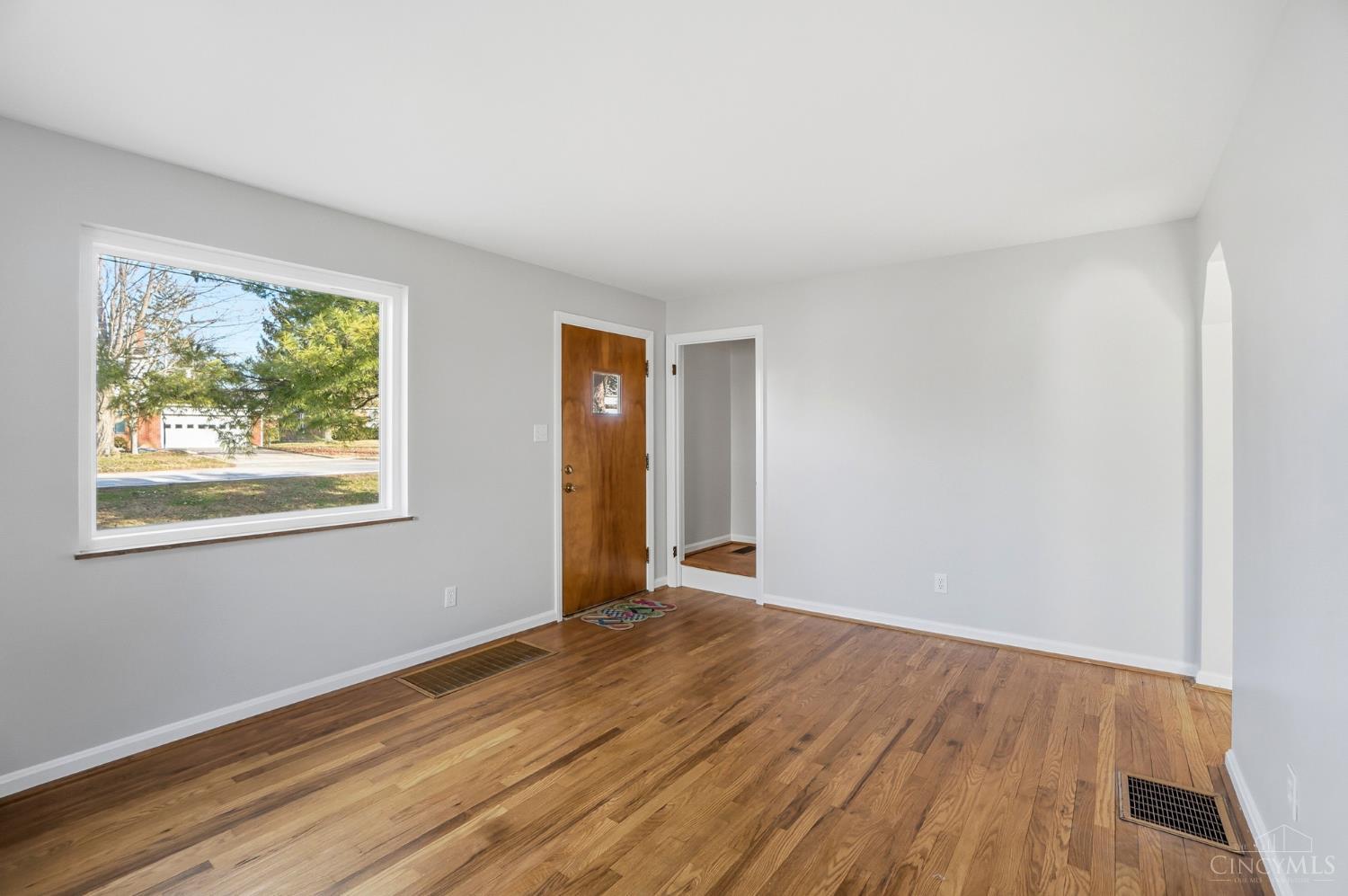 4413 Hunt Road Blue Ash, OH 45242 - Photo 6 of 53