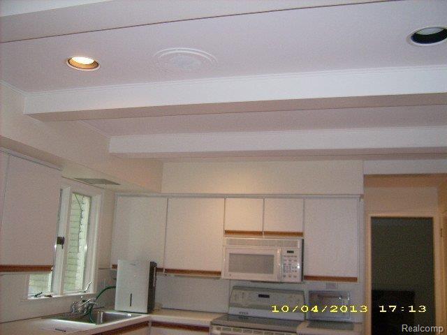 3774 Quarton Road Bloomfield Hills, MI 48302 - Photo 8 of 27 kitchen