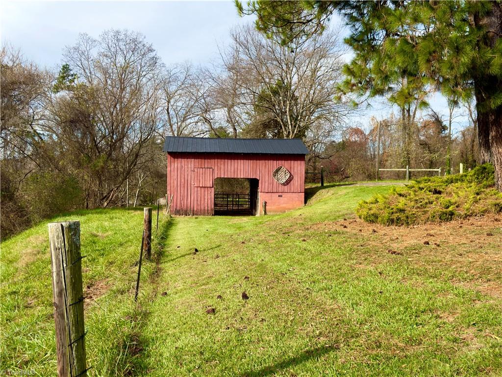 150 River View Lane Elkin, NC 28621 - Photo 4 of 40