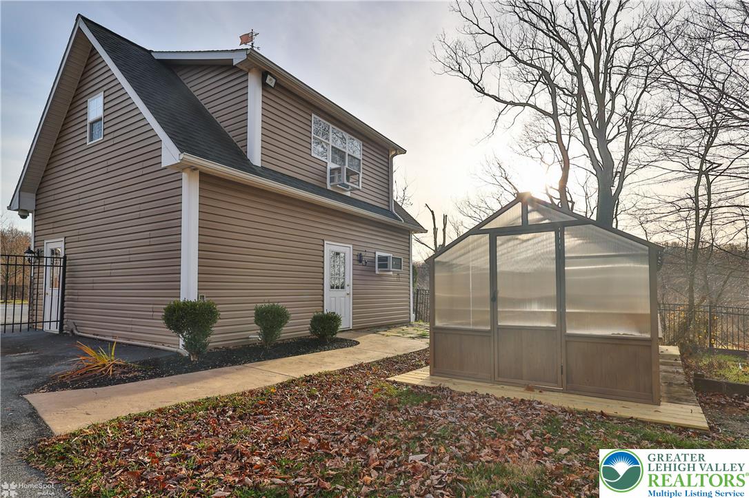 284 Walker Road Macungie, PA 18062 - Photo 10 of 98