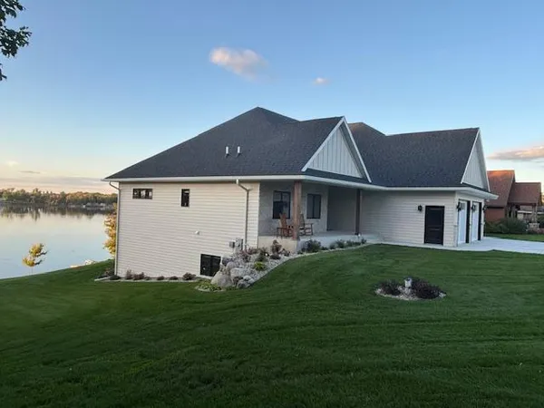 $1,600,000 | 660 East Lake Cowdry Road, Alexandria, MN 56308