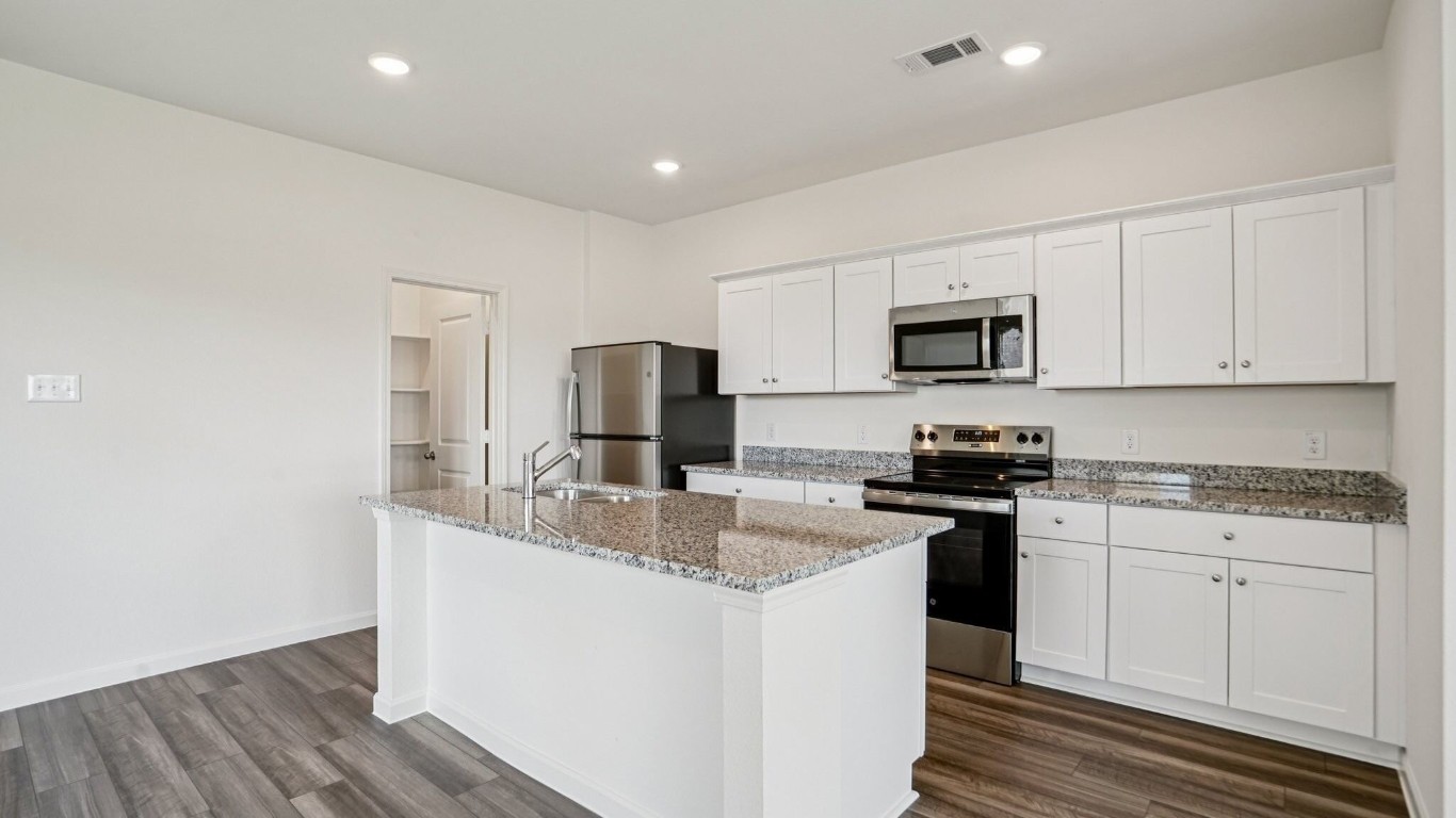 9408 Beryl Lane Conroe, TX 77303 - Photo 2 of 12