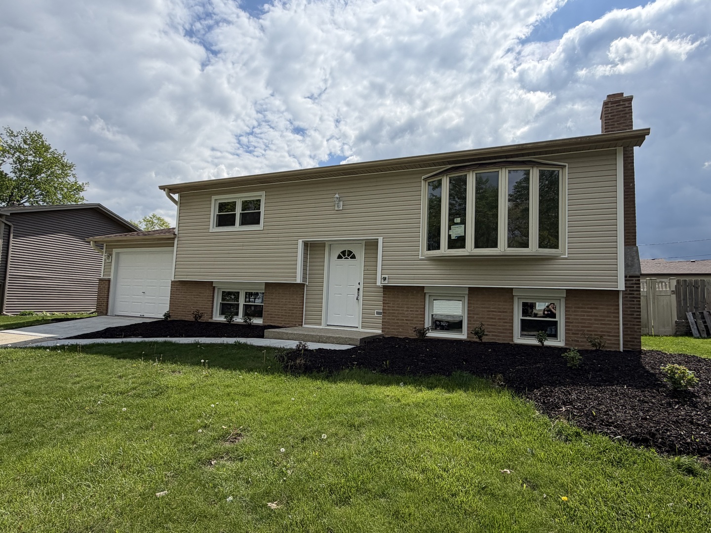 5747 Dover Road Oak Forest, IL 60452 - Photo 1 of 19