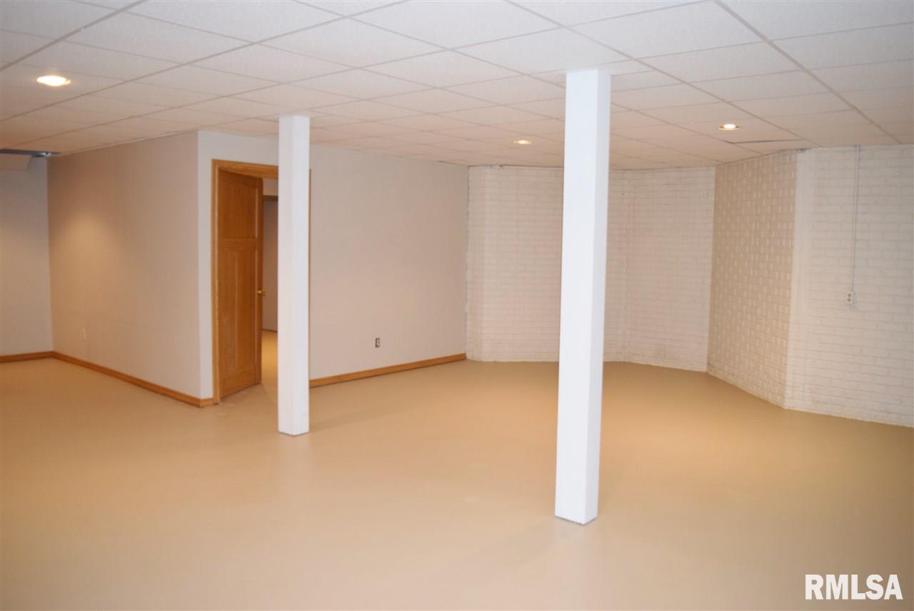 1127 North Nofsinger Road Metamora, IL 61548 - Photo 24 of 36 Gallery Image 24
