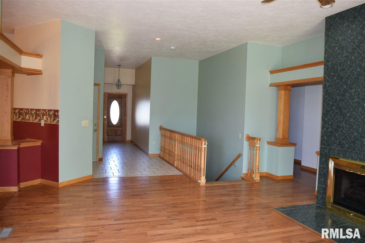 1127 North Nofsinger Road Metamora, IL 61548 - Photo 9 of 36 Gallery Image 9