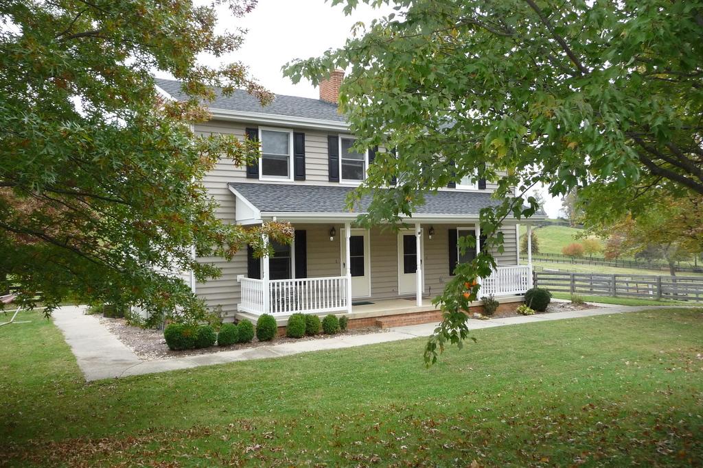 553 Farmers Road Fincastle, VA 24090 - Photo 1 of 8 553 Farmers Road Duplex