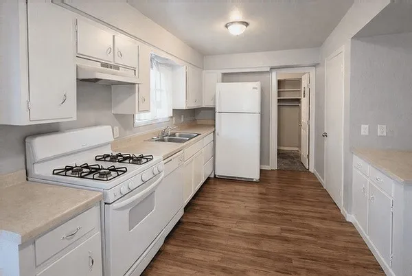 $695 | 511 West Cleveland Street, Unit 5, Alvin, TX 77511