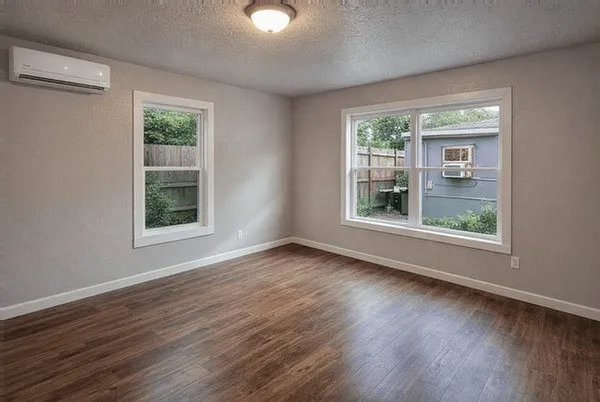 $850 | 511 West Cleveland Street, Unit 5, Alvin, TX 77511