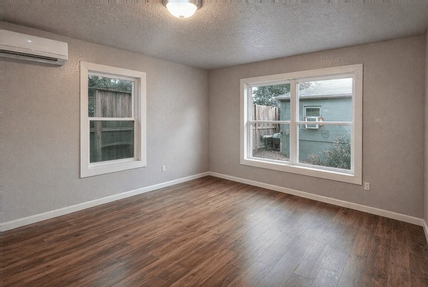 511 West Cleveland Street, Unit 5 Alvin, TX 77511 - Photo 7 of 10