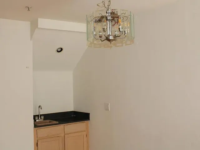 $3,190 | 1131 Campbell Street, Unit 212, Glendale, CA 91207