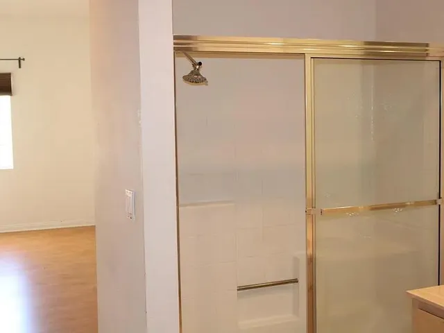 $3,190 | 1131 Campbell Street, Unit 212, Glendale, CA 91207