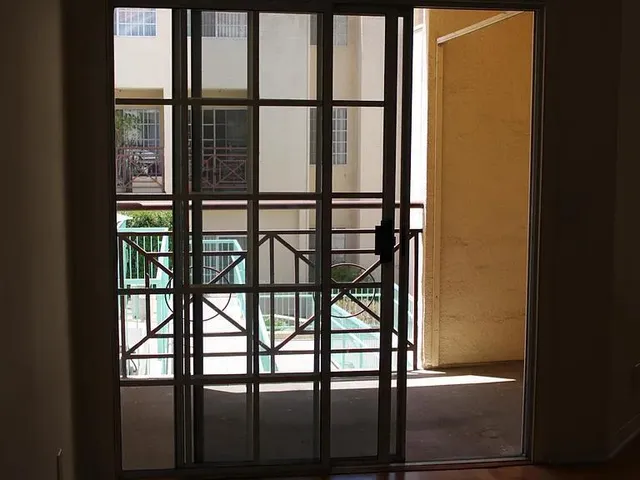 $3,190 | 1131 Campbell Street, Unit 212, Glendale, CA 91207