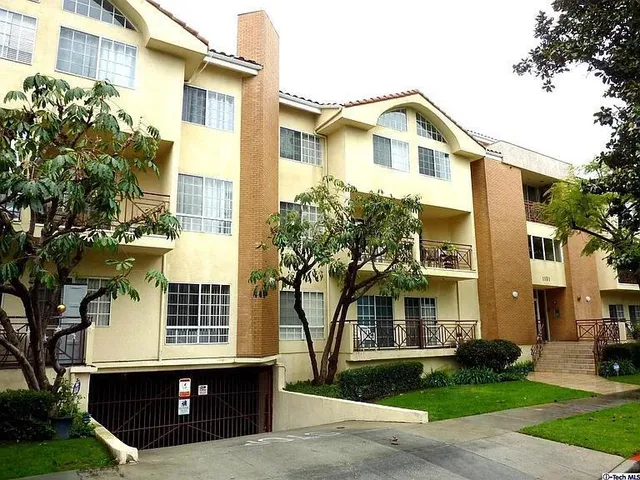 $3,190 | 1131 Campbell Street, Unit 212, Glendale, CA 91207