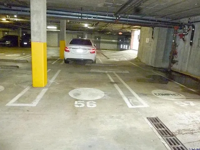 $3,190 | 1131 Campbell Street, Unit 212, Glendale, CA 91207