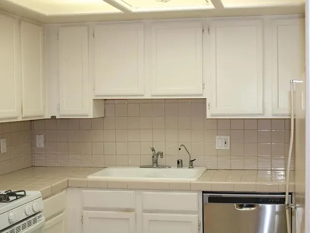 $3,190 | 1131 Campbell Street, Unit 212, Glendale, CA 91207