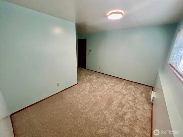 $1,950 | 1726 Northwest 63rd Street, Unit 1728, Seattle, WA 98107