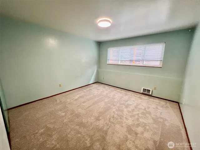 $1,950 | 1726 Northwest 63rd Street, Unit 1728, Seattle, WA 98107