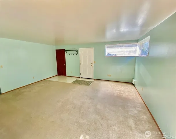 $1,950 | 1726 Northwest 63rd Street, Unit 1728, Seattle, WA 98107