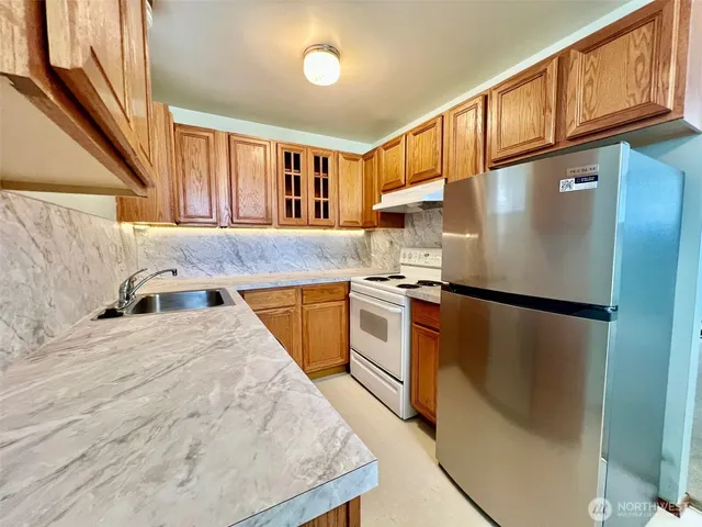 $1,950 | 1726 Northwest 63rd Street, Unit 1728, Seattle, WA 98107