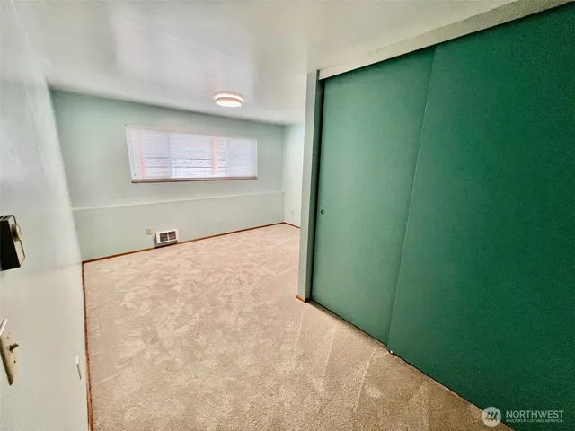 $1,950 | 1726 Northwest 63rd Street, Unit 1728, Seattle, WA 98107